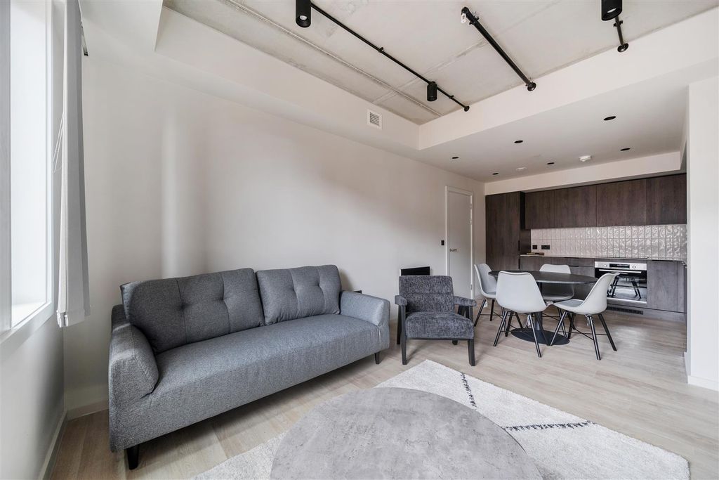 Property photo 3 of 12 1404186-8-69737E87231Df.Jpg