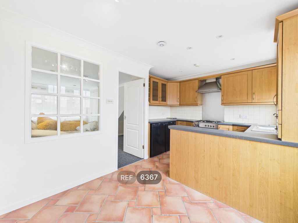 Property photo 3 of 17 Kitchen