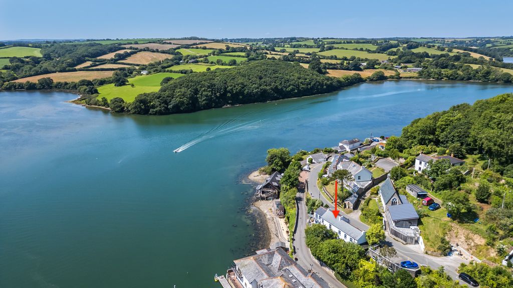 Property photo 3 of 36