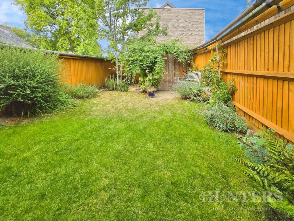 Property photo 2 of 28