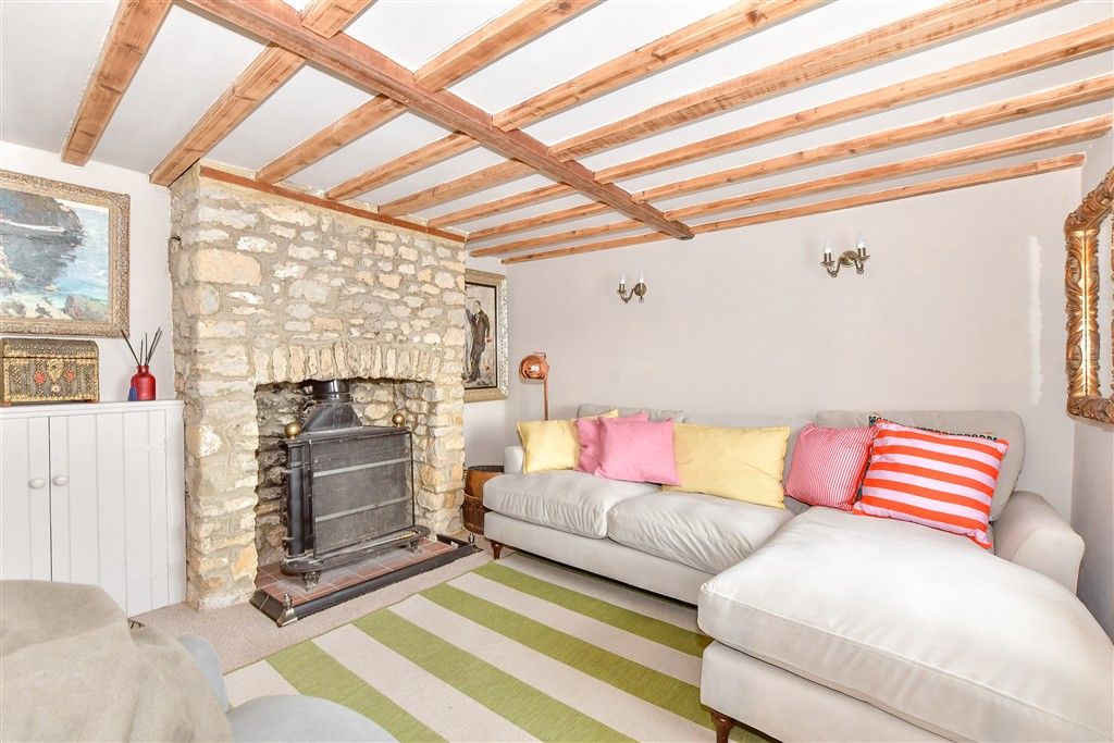 Property photo 2 of 14 Lounge