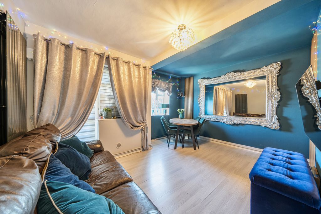 Property photo 2 of 10 Reception