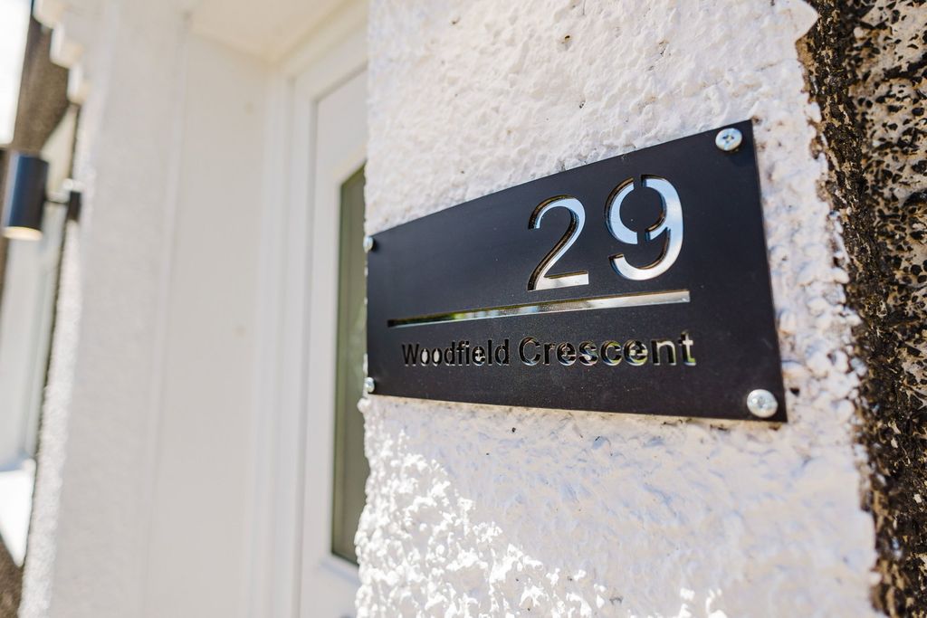 Property photo 2 of 33