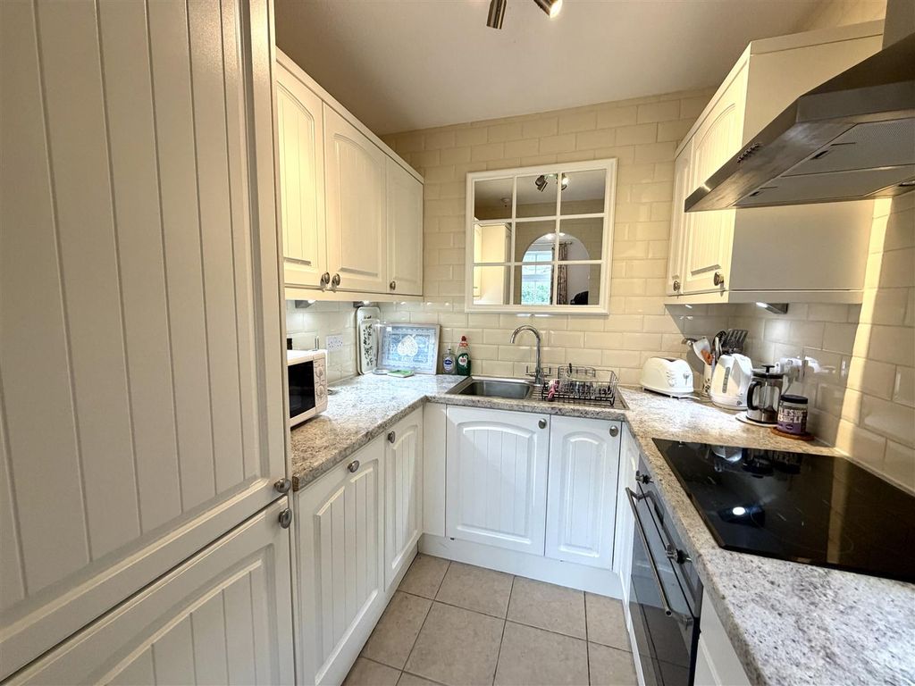 Property photo 3 of 24 Kitchen