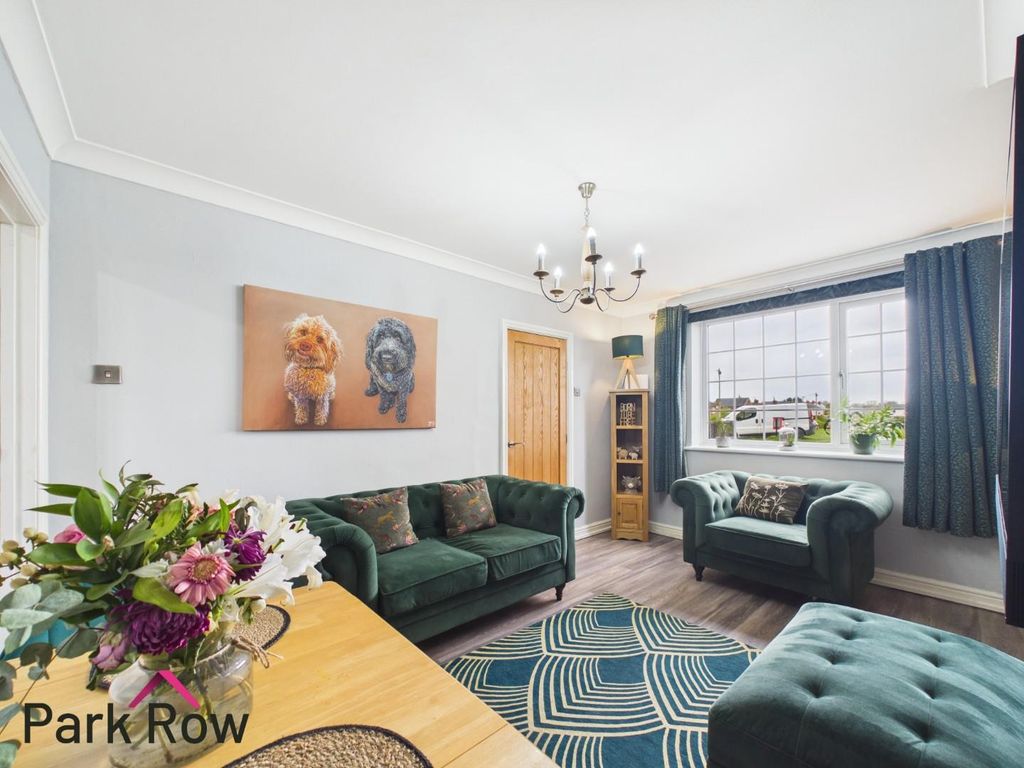 Property photo 2 of 25