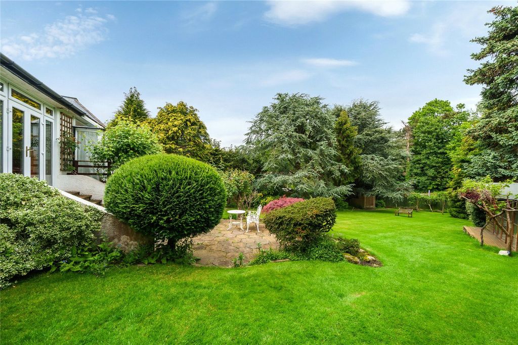 Property photo 2 of 21 Picture No. 11