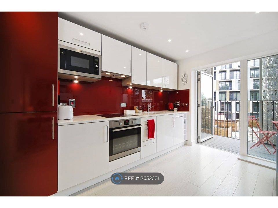 Property photo 3 of 23 Full Kitchen