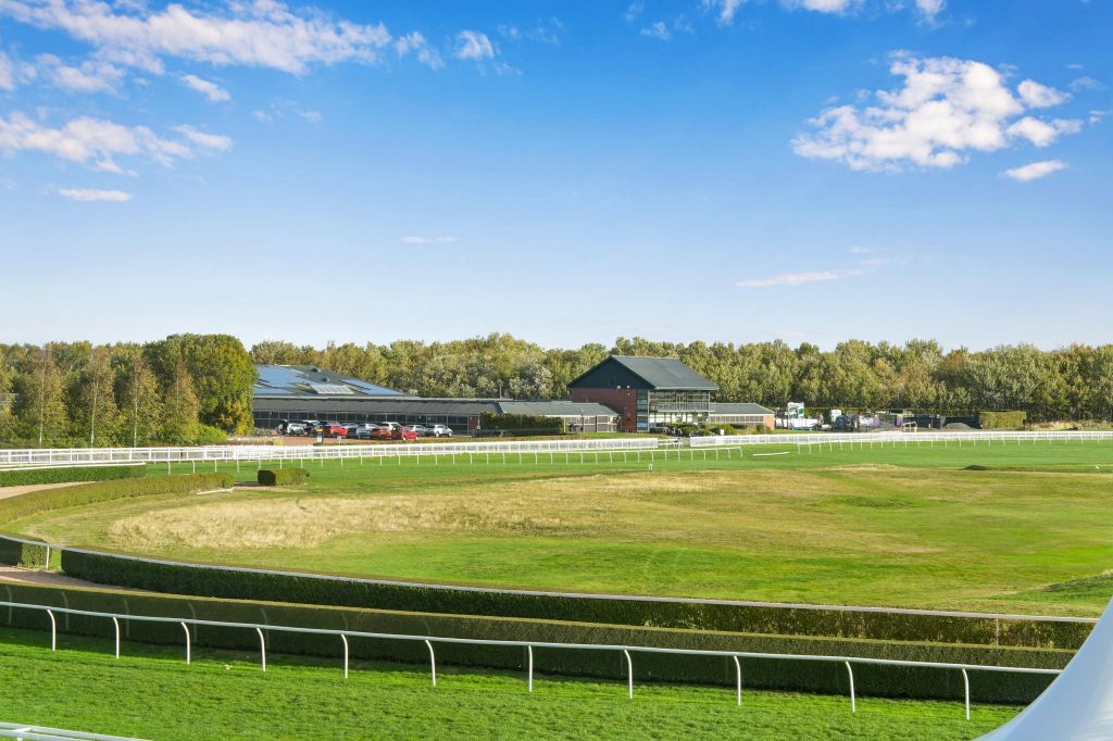 Property photo 1 of 23