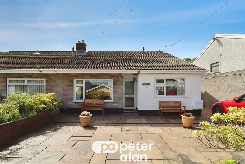 Property photo 2 of 21