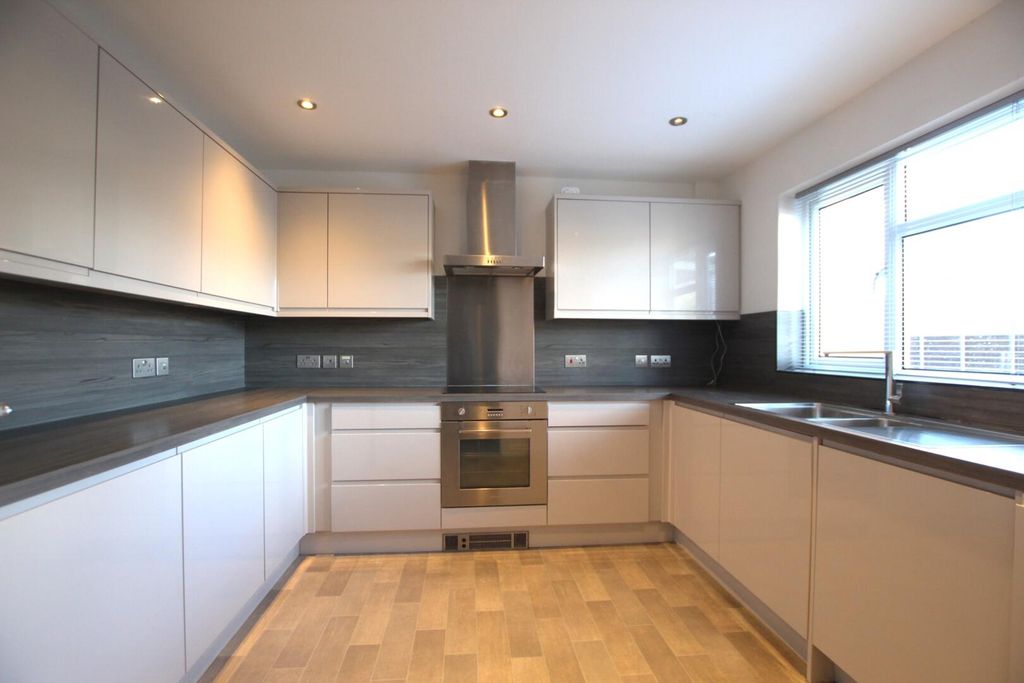 Property photo 2 of 12 Kitchen.Jpg