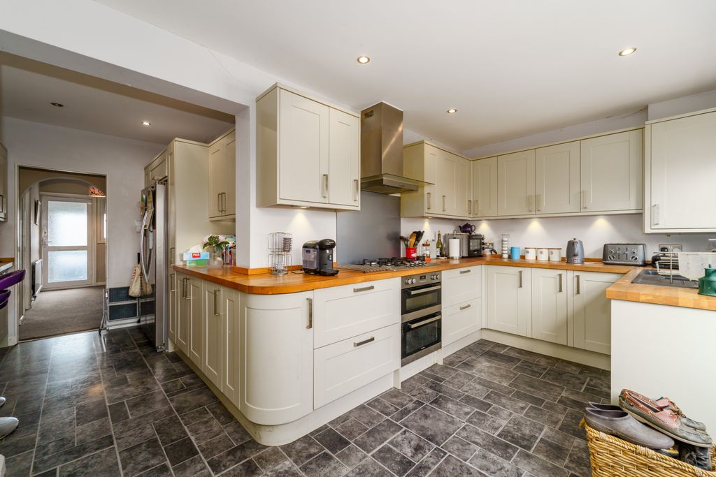 Property photo 2 of 16 Dsc07497-Edit