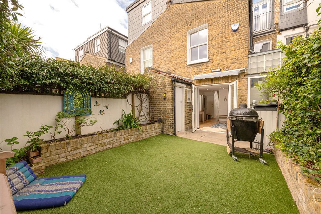 Property photo 2 of 14 Garden