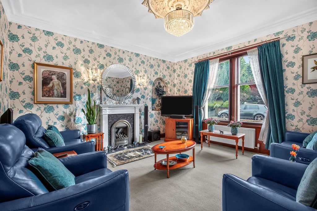 Property photo 2 of 30