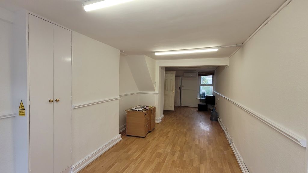 Property photo 2 of 8 Photo 5