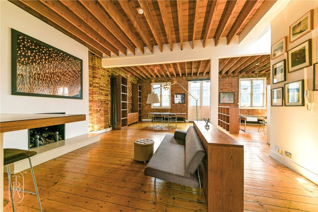 Property photo 1 of 28 Picture No. 21