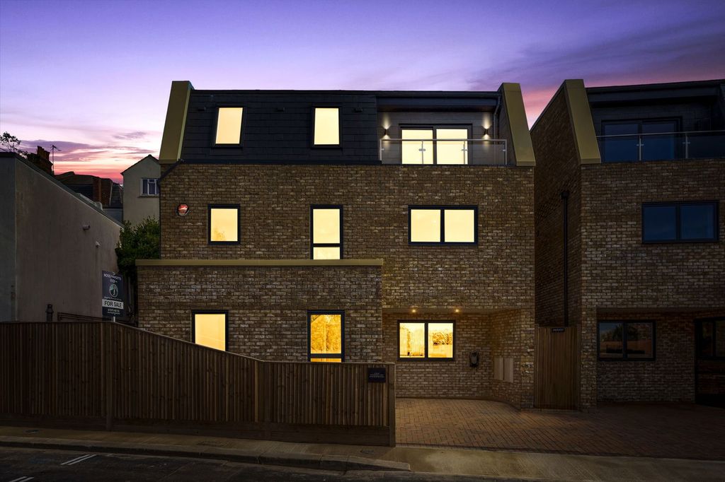 Property photo 1 of 27