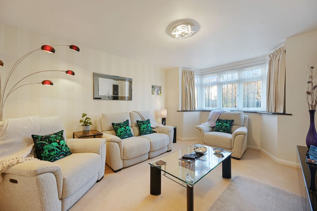 Property photo 2 of 20