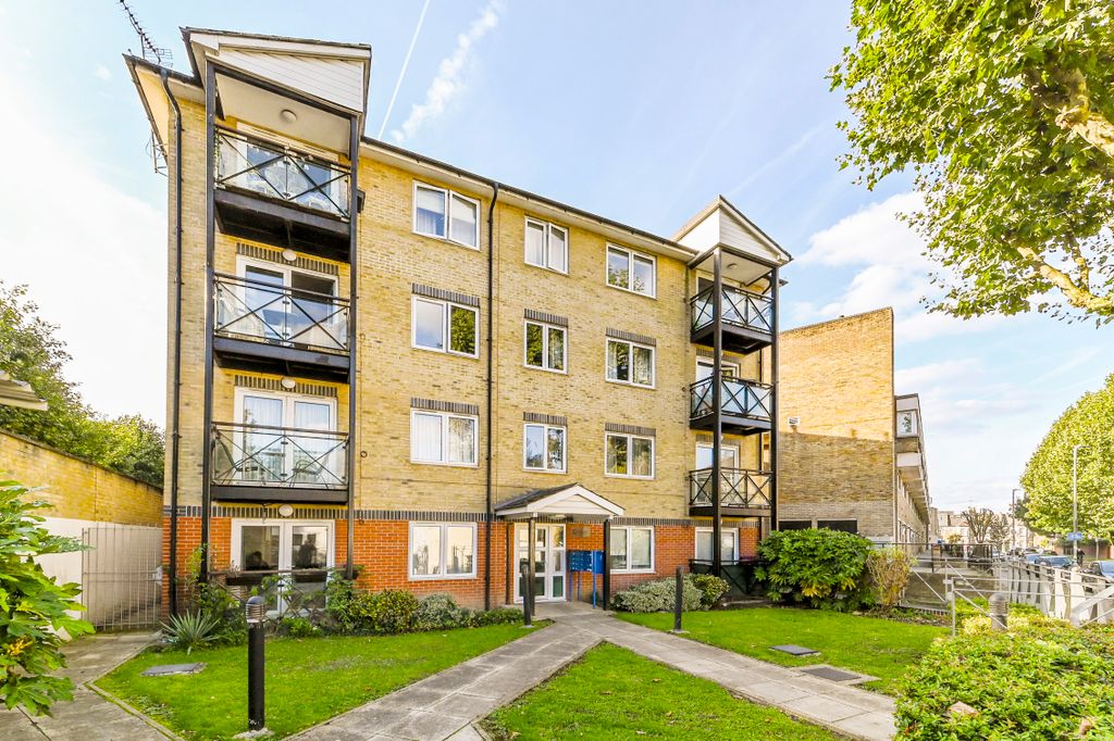 Property photo 1 of 8
