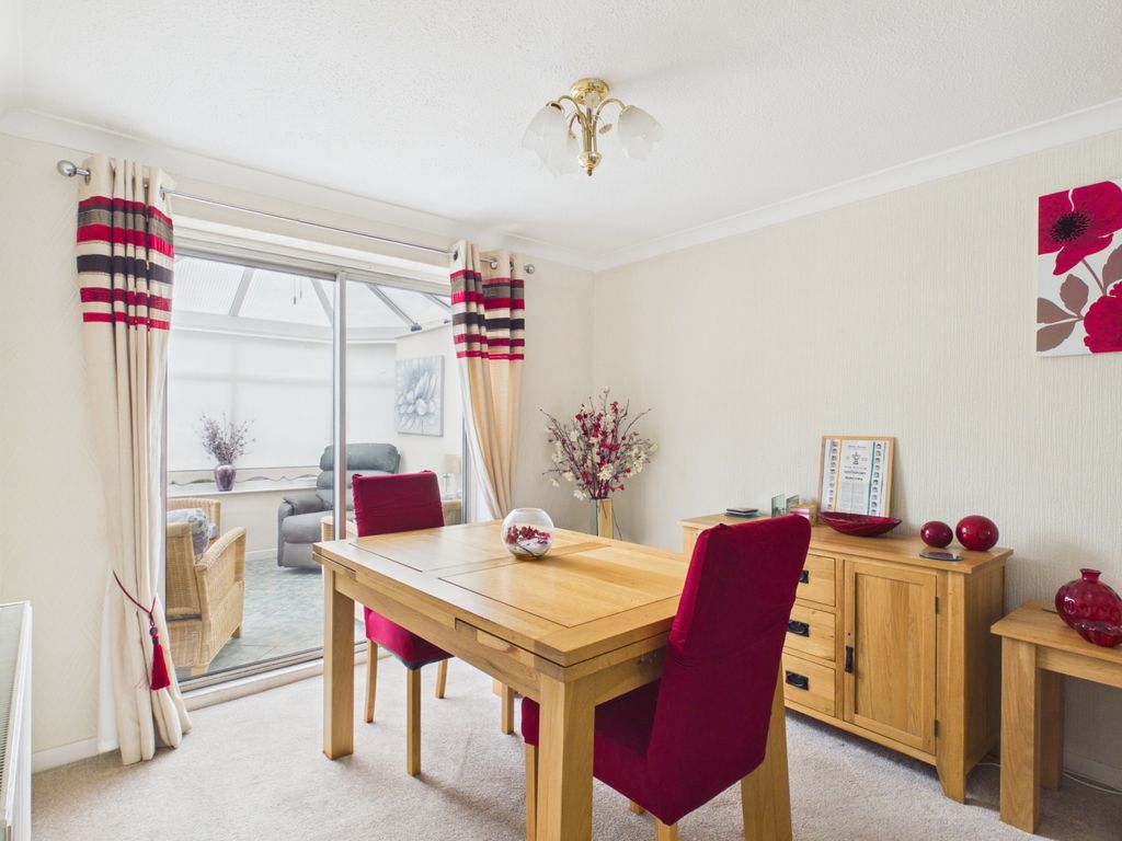 Property photo 3 of 11 Dining Room
