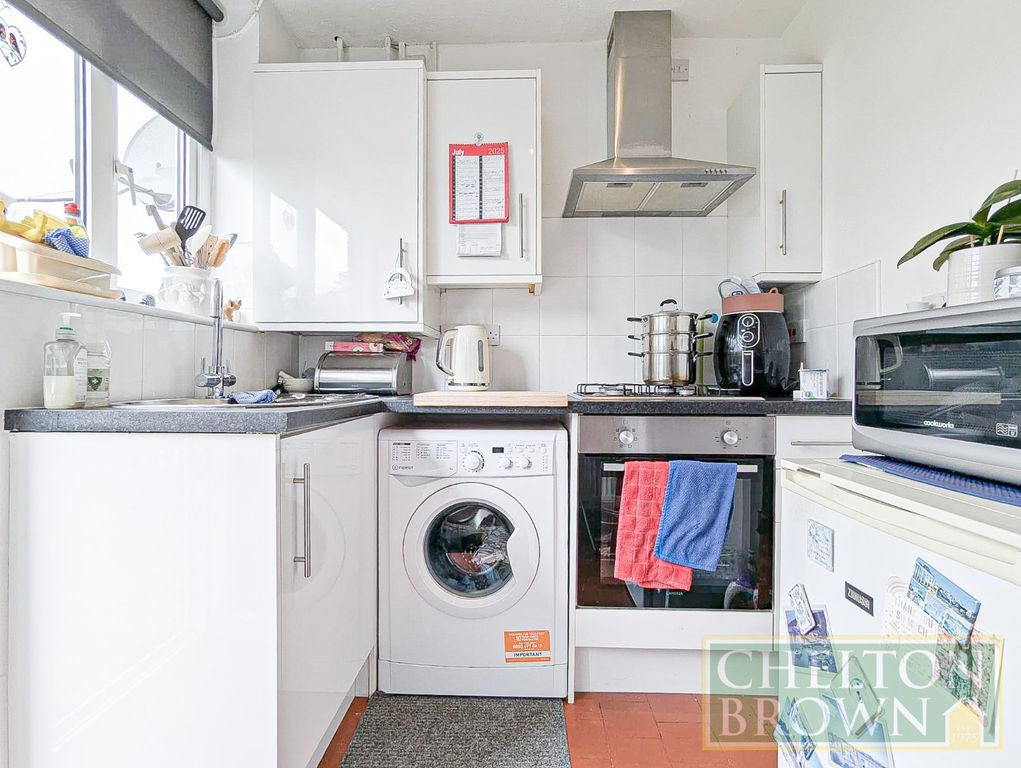 Property photo 2 of 17 Kitchen