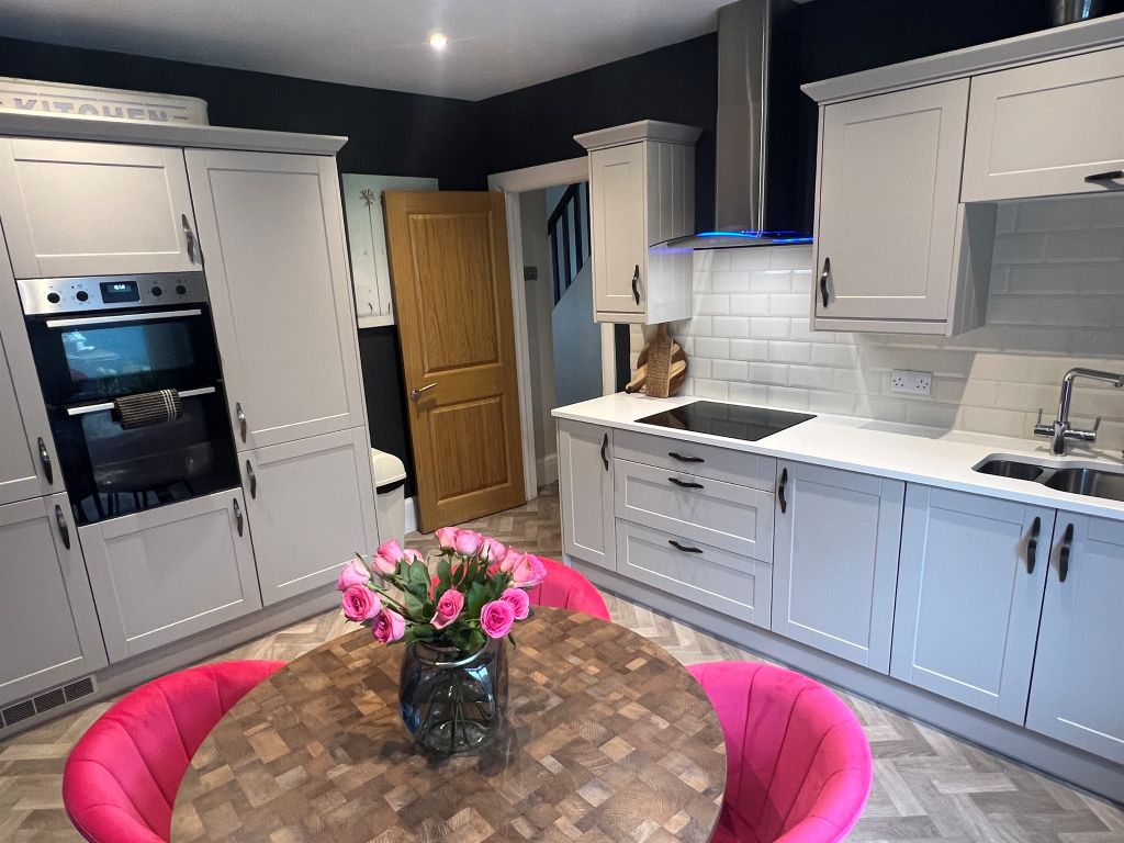 Property photo 2 of 21