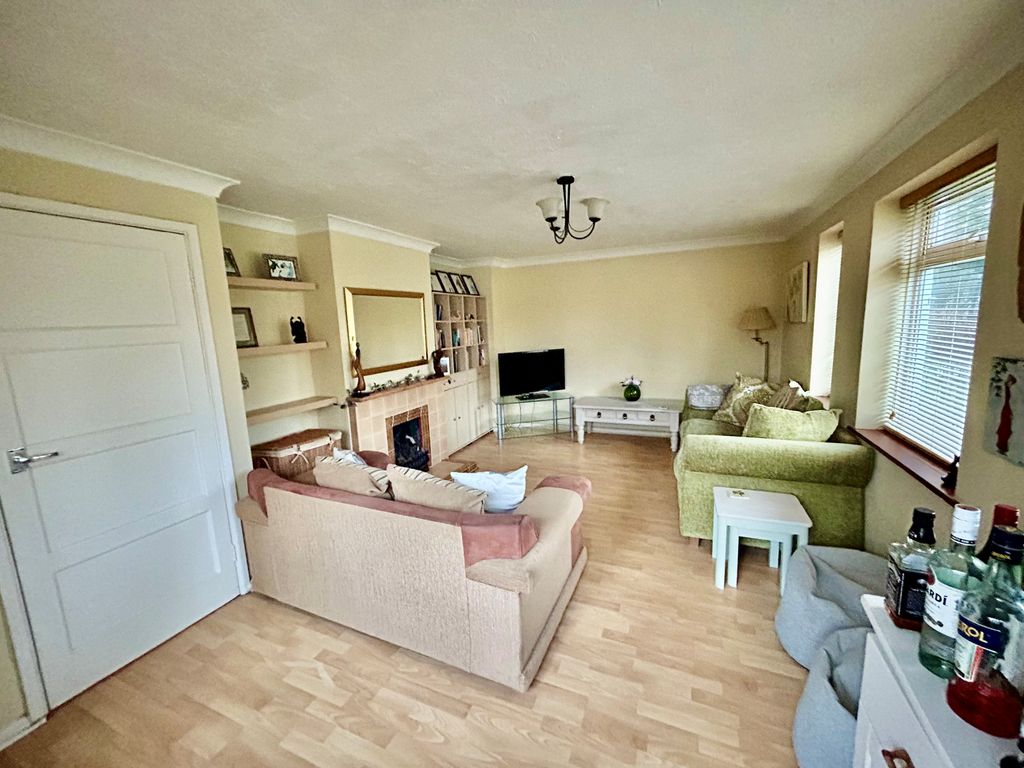 Property photo 2 of 14