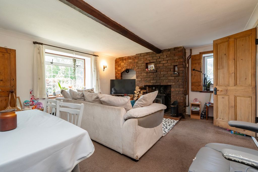 Property photo 2 of 12