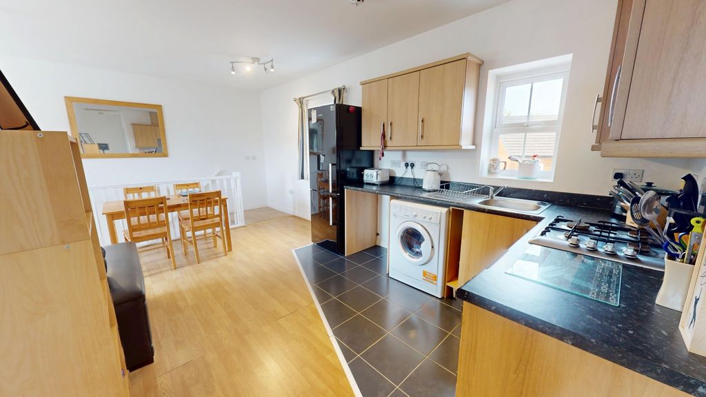 Property photo 2 of 16 4105613