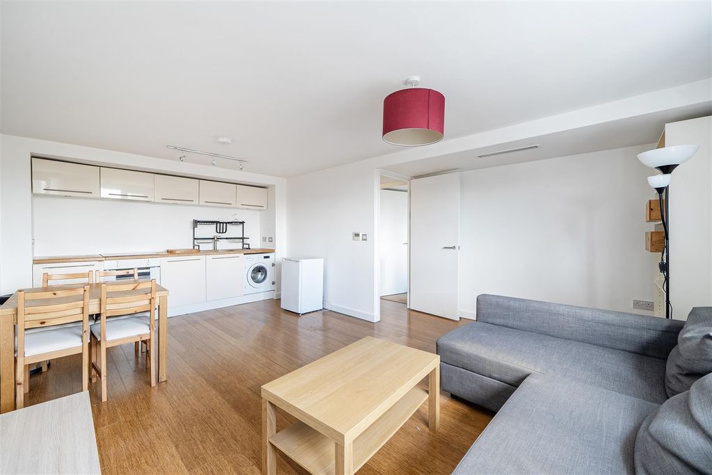 Property photo 2 of 11 1347142-8-68c0240Ec8A6d.Jpg