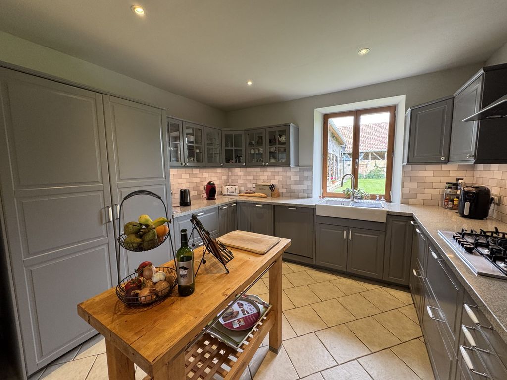 Property photo 3 of 50