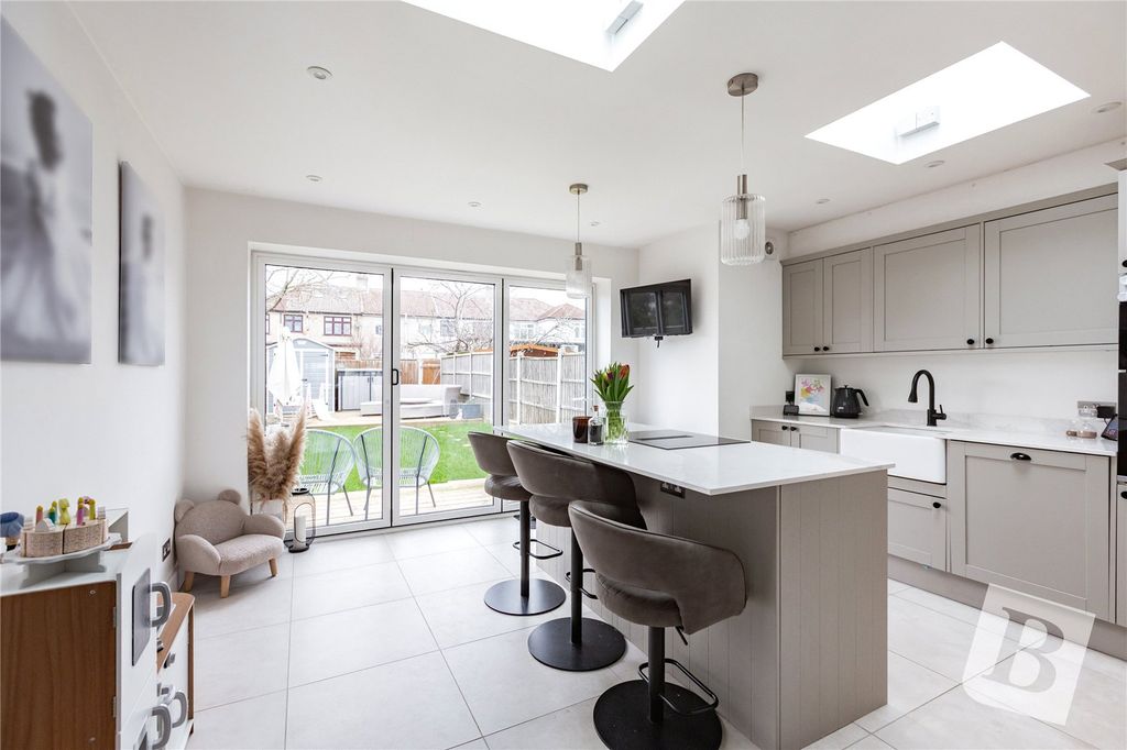 Property photo 2 of 13 Kitchen