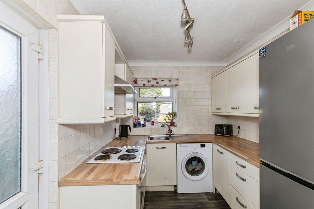 Property photo 3 of 16