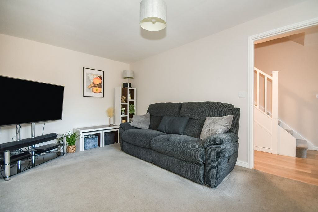 Property photo 3 of 24 Advert-11