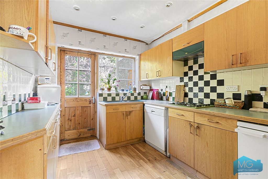 Property photo 2 of 16 Picture No. 28