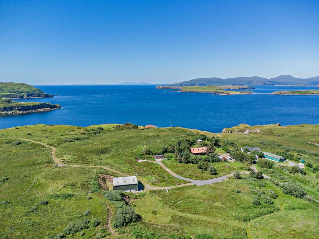 Property photo 1 of 35 28 Fiskavaig