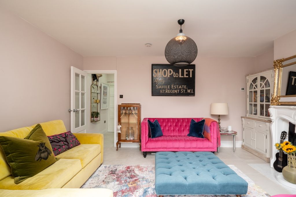 Property photo 2 of 11 Ratcliffe House 7...