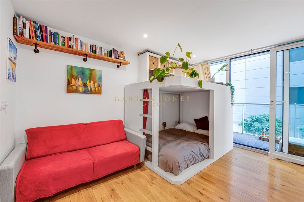 Property photo 2 of 11 Picture No. 18