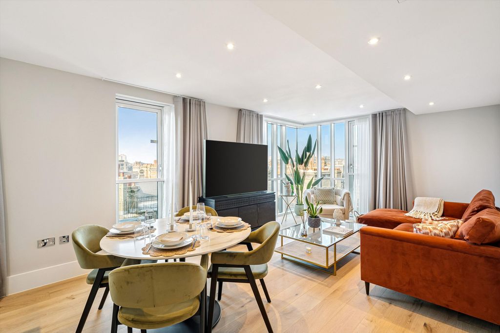 Property photo 2 of 22 Image