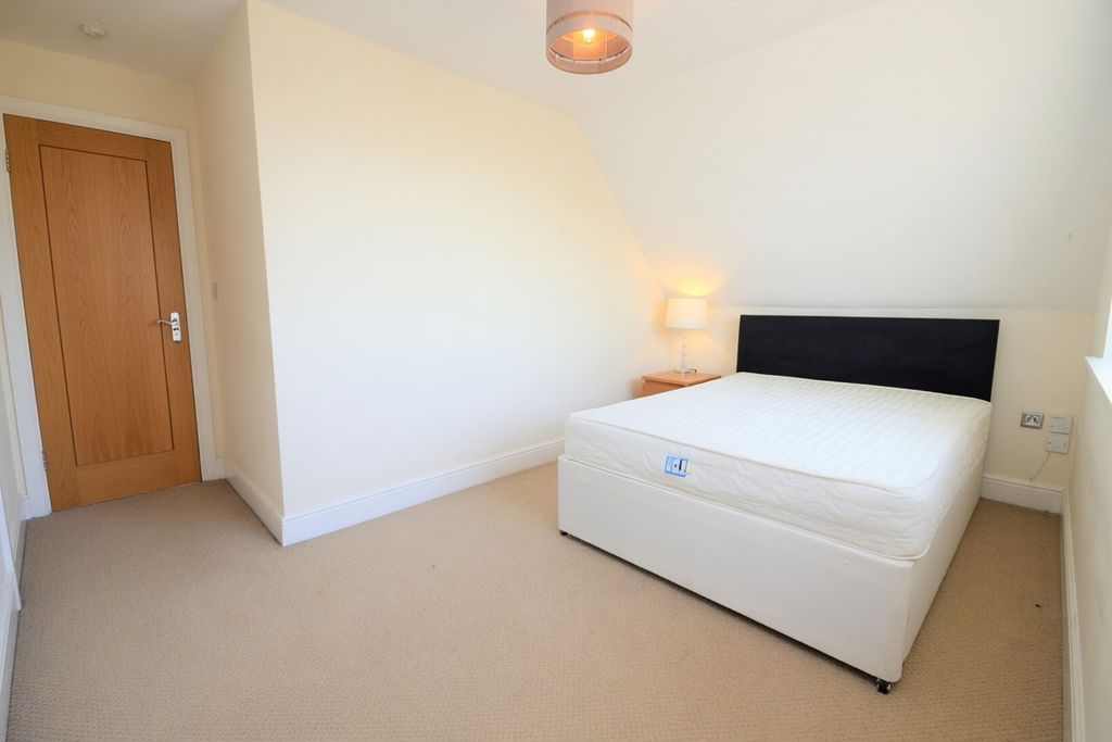 Property photo 2 of 8 8Nxcn