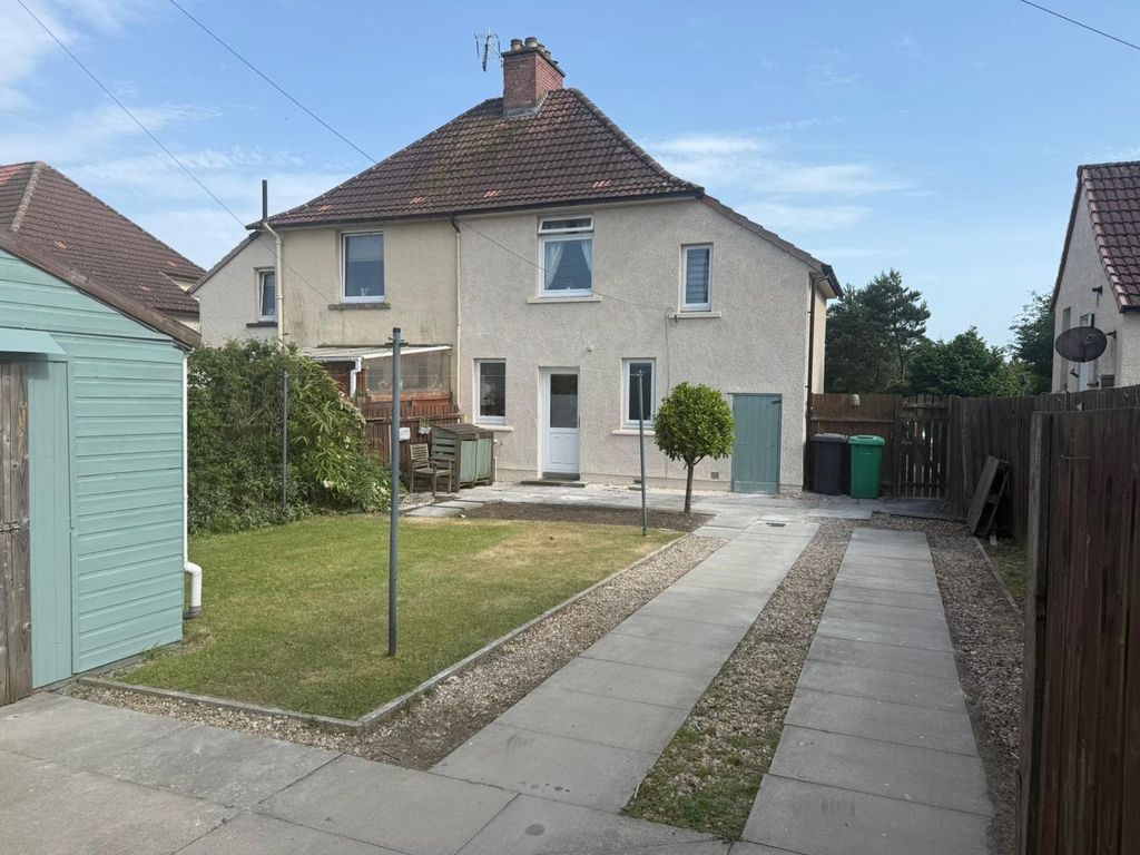 Property photo 2 of 20