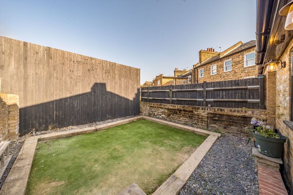 Property photo 3 of 8