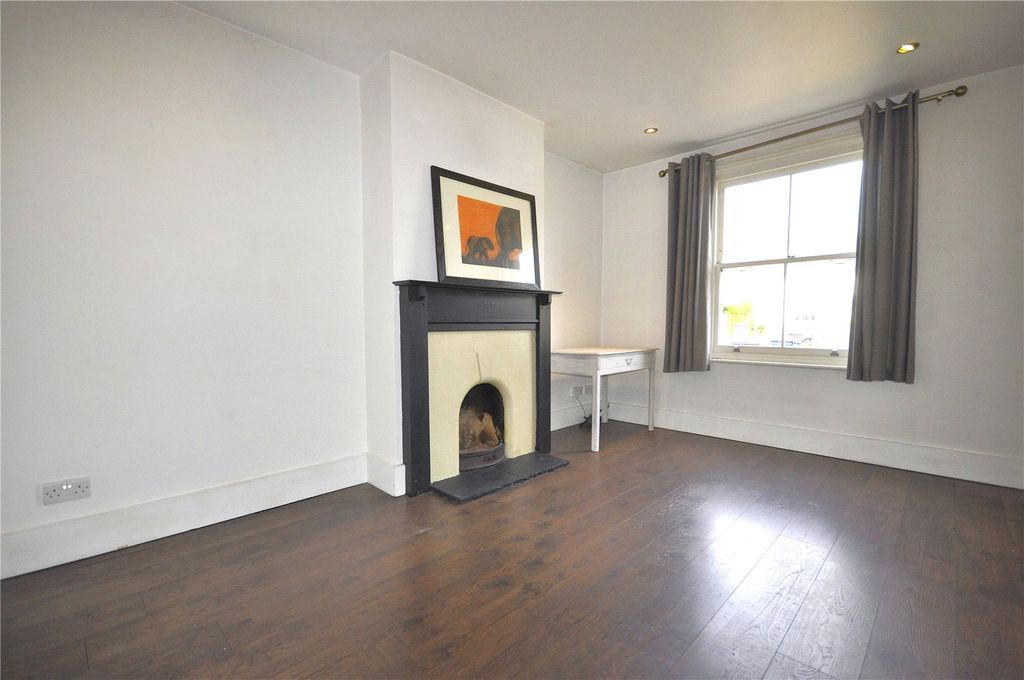 Property photo 2 of 16 Picture No. 26