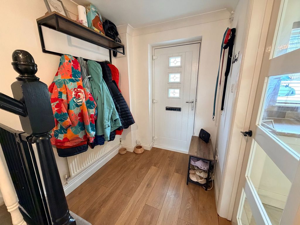 Property photo 3 of 21