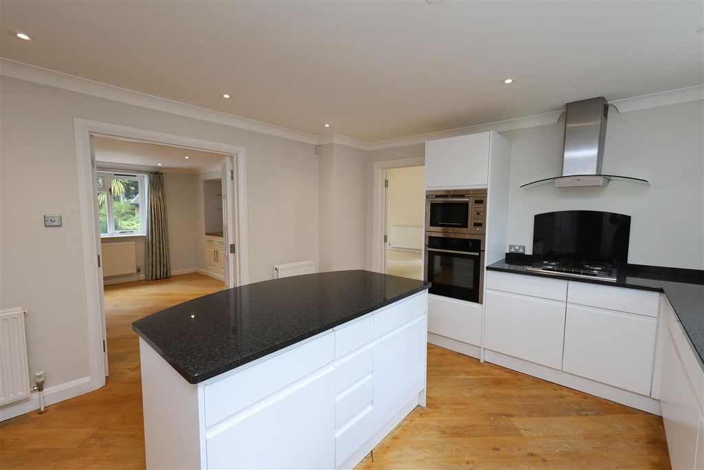 Property photo 3 of 41 Kitchen