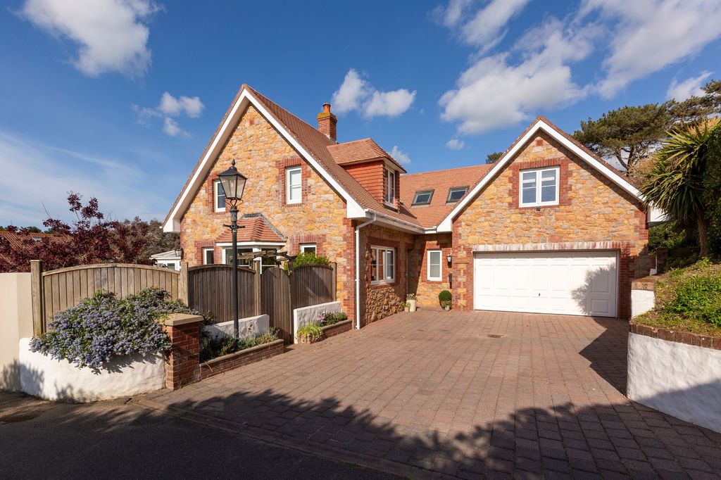 Property photo 1 of 42
