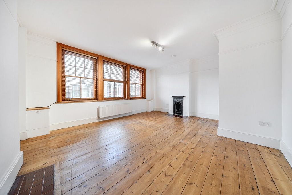 Property photo 2 of 23 Picture No. 44