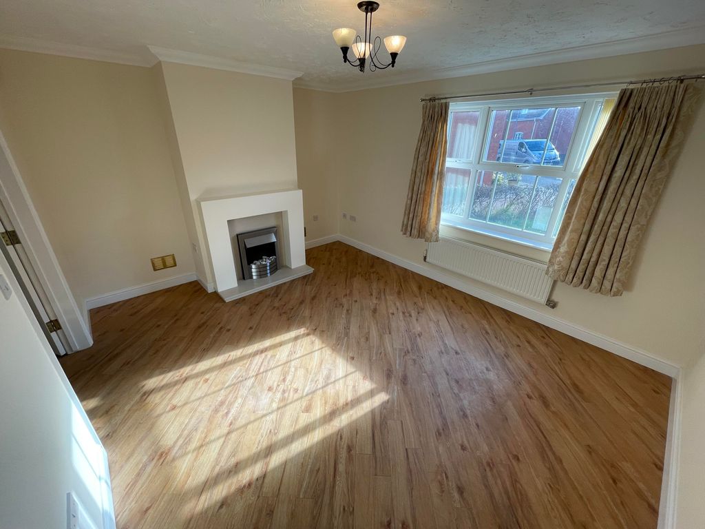 Property photo 2 of 16 Living Room