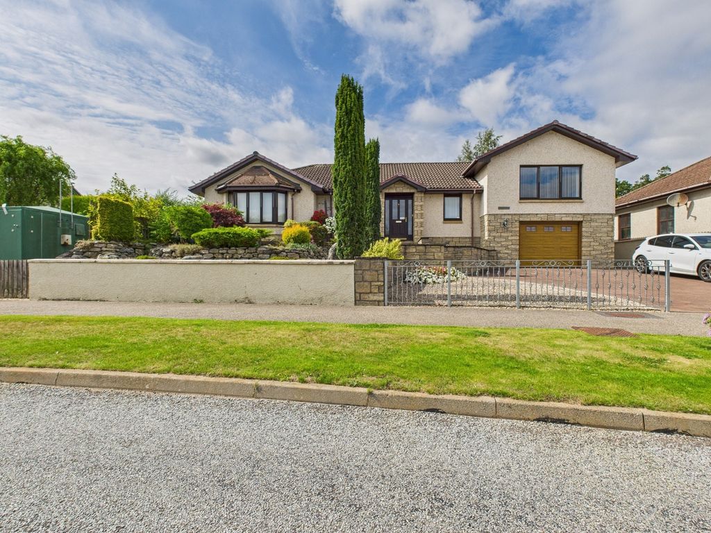 Property photo 3 of 40