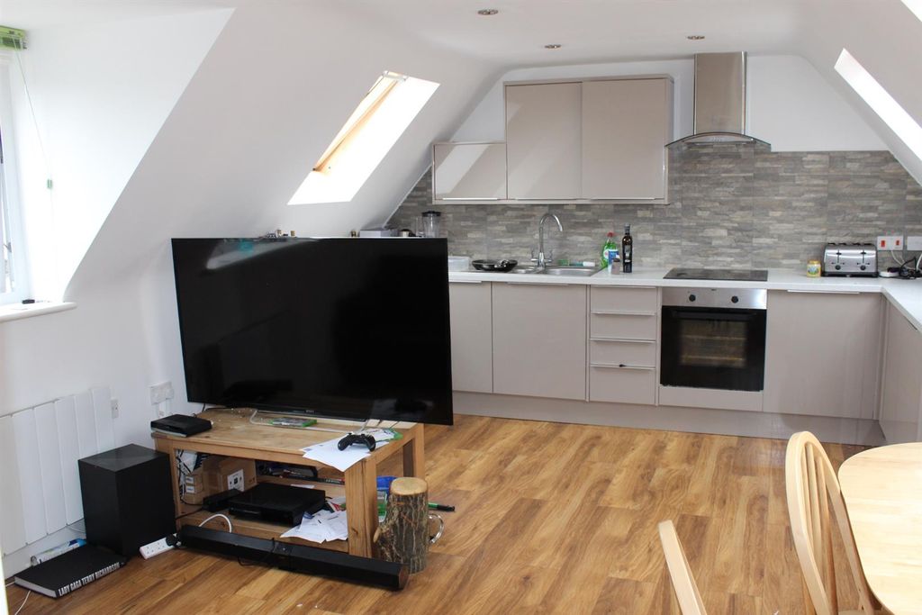 Property photo 3 of 4