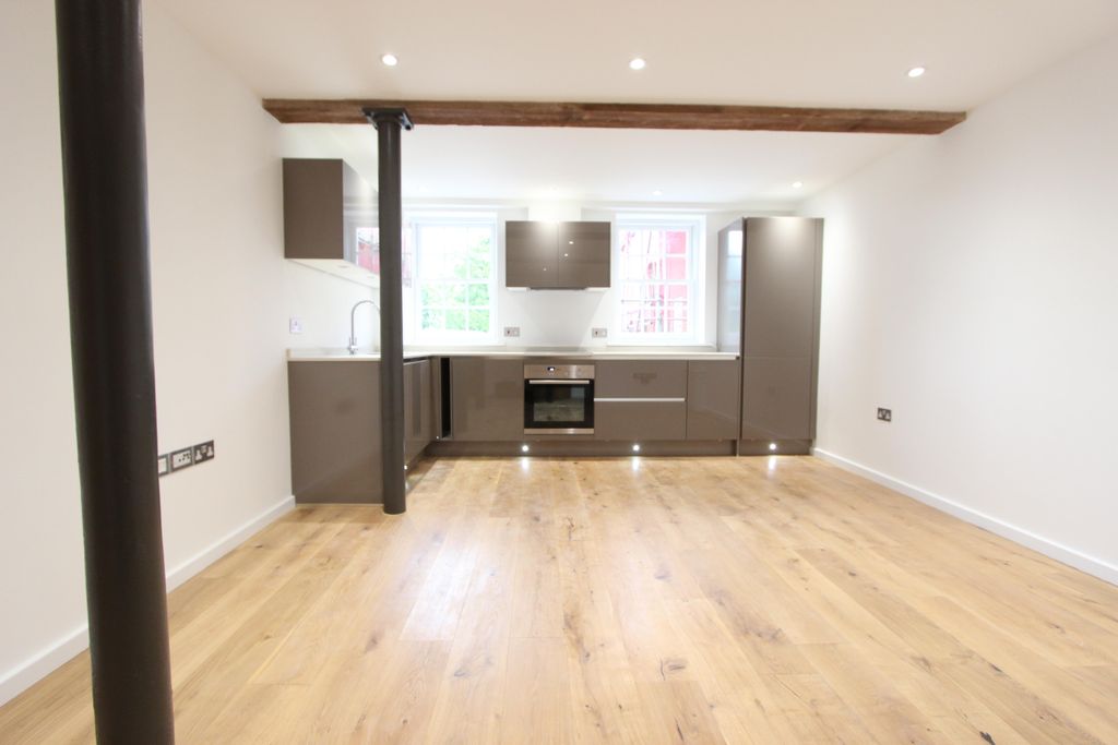 Property photo 1 of 6 Kitchen